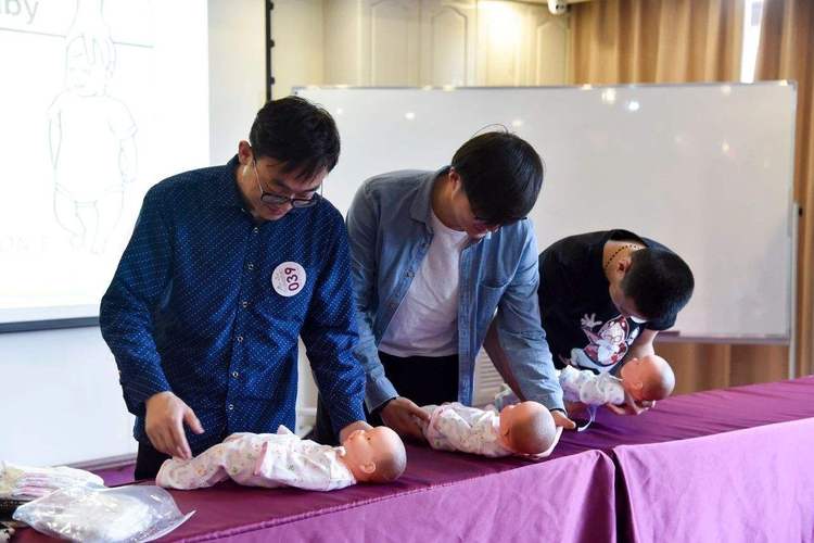 帮别人供卵试管代怀(帮助他人实现梦想:供卵试管代怀服务)